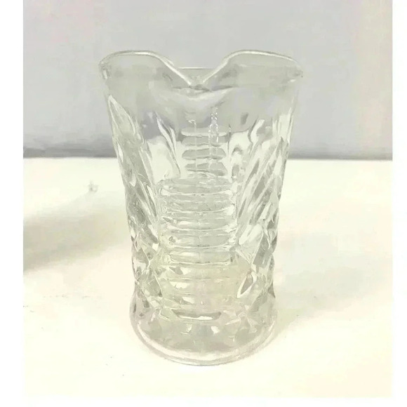 Set of 2 VTG Pineapple Etched Pattern Creamer Early American Ribbed Handle - Picture 11 of 13